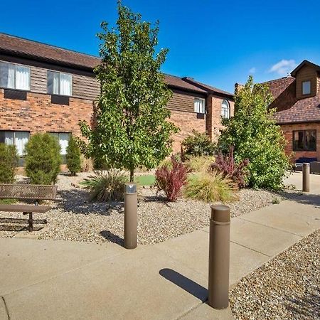Bliss Point Inn & Suites ニュー・バッファロー エクステリア 写真