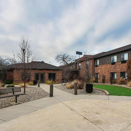 Bliss Point Inn & Suites ニュー・バッファロー エクステリア 写真