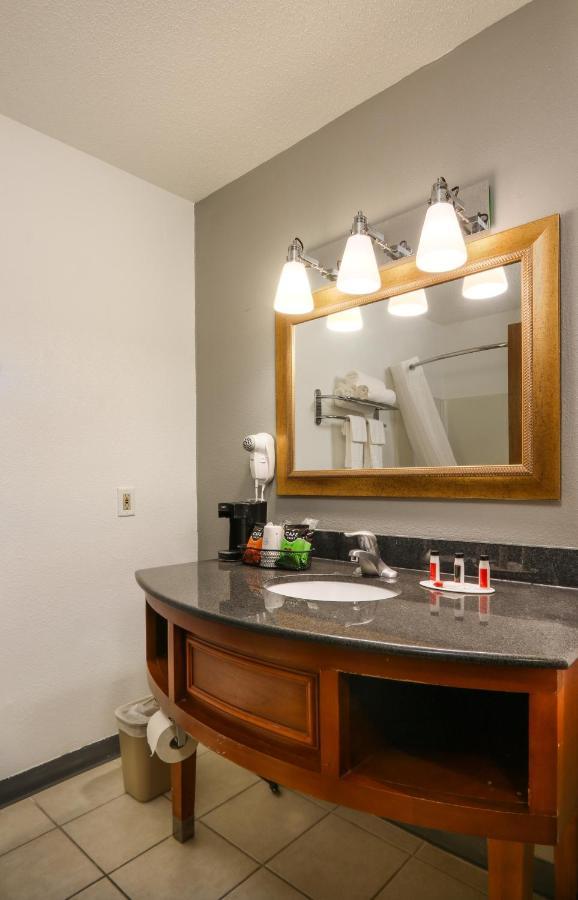 Bliss Point Inn & Suites ニュー・バッファロー エクステリア 写真