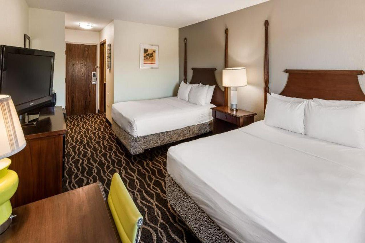 Bliss Point Inn & Suites ニュー・バッファロー エクステリア 写真